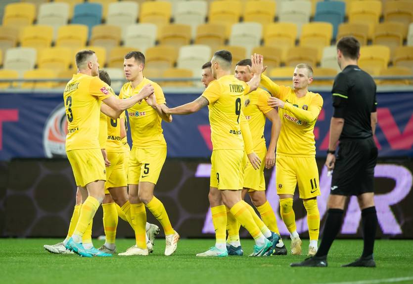 Днепр-1 одолел Шахтер и стал новым лидером УПЛ