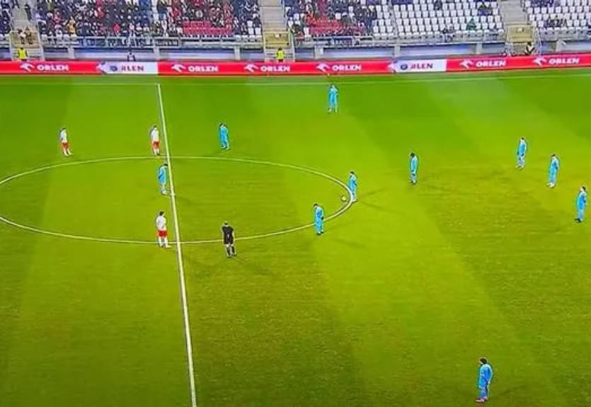 Людяність перемогла: Ізраїль і Польща провели хвилину мовчання, незважаючи на заборону УЄФА