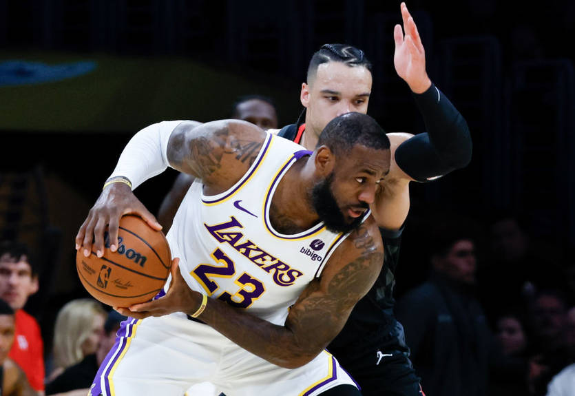 ЛеБрон продолжает творить историю в статистических показателях