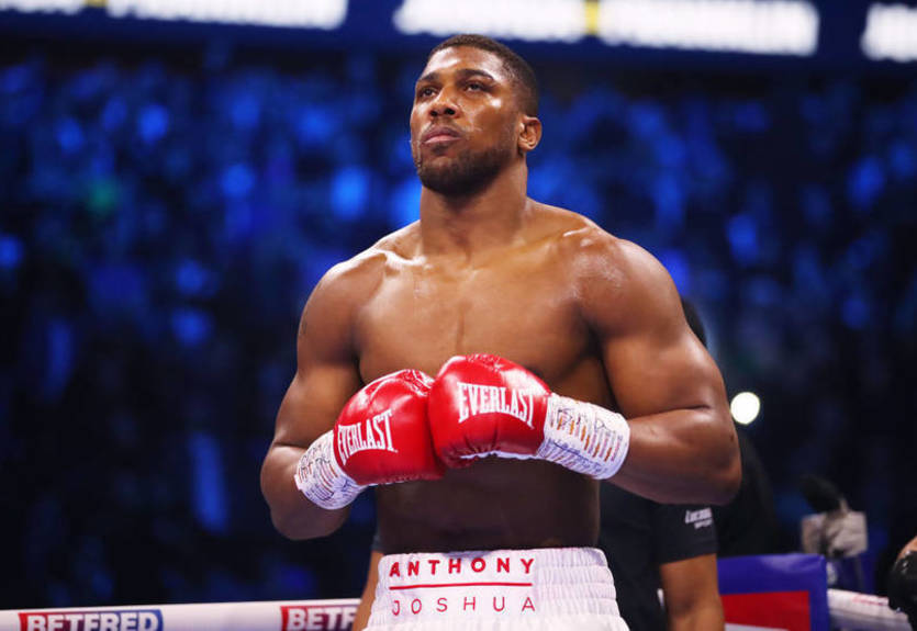 "Пустая трата времени": Известный тренер раскритиковал бой Джошуа с Валлином