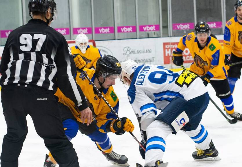 Лідер УХЛ отримав технічну поразку