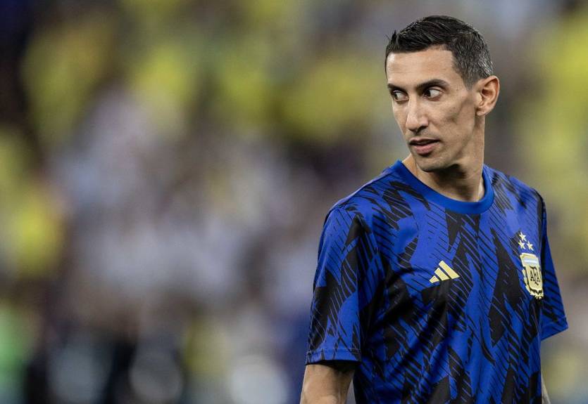 Фани збірної Бразилії облили Ді Марію пивом, аргентинець плюнув у відповідь