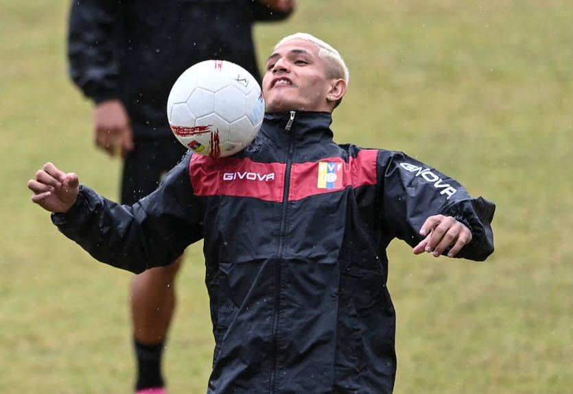 Форвард, що належить Динамо, приніс своїй команді трофей