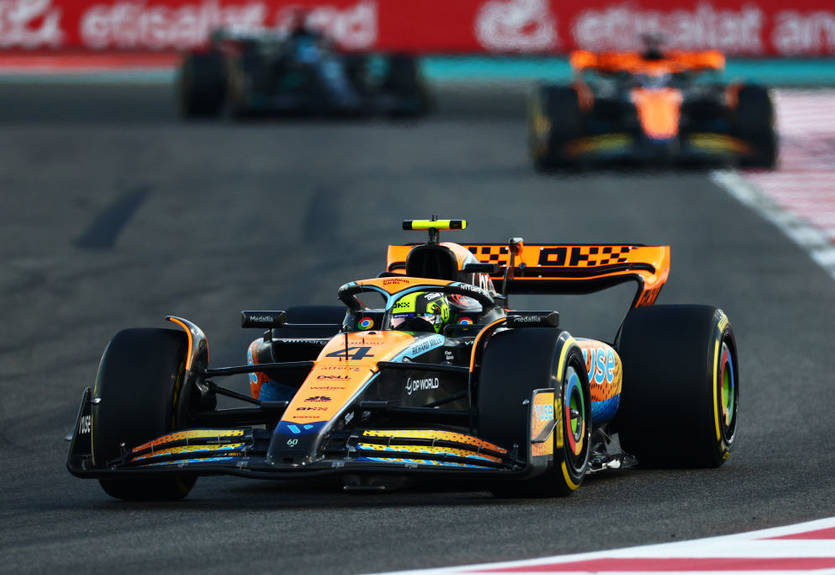 "Впечатляюще": Норрис прокомментировал столкновение с Пересом на Гран-при Абу-Даби "Впечатляюще": Норрис прокомментировал столкновение с Пересом на Гран-при Абу-Даби