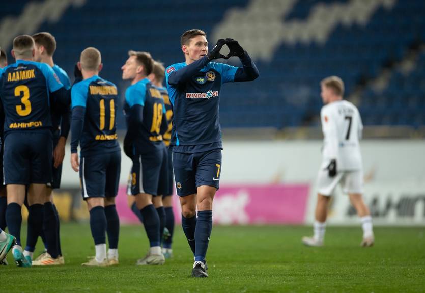 Дніпро-1 наприкінці матчу добив Чорноморець, який грав у меншості Дніпро-1 наприкінці матчу добив Чорноморець, який грав у меншості