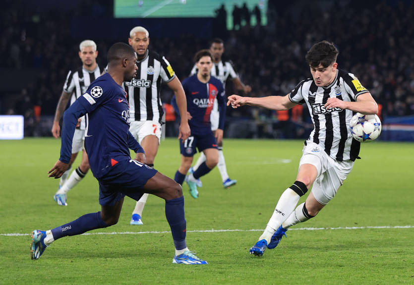 УЄФА відсторонив арбітра VAR, який рекомендував призначити спірний пенальті у матчі ПСЖ - Ньюкасл