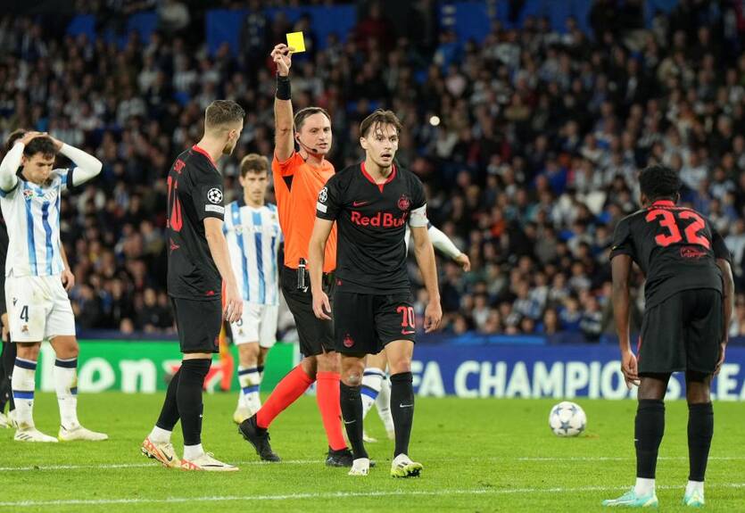 Украинец показал две желтые карточки в матче Лиги чемпионов