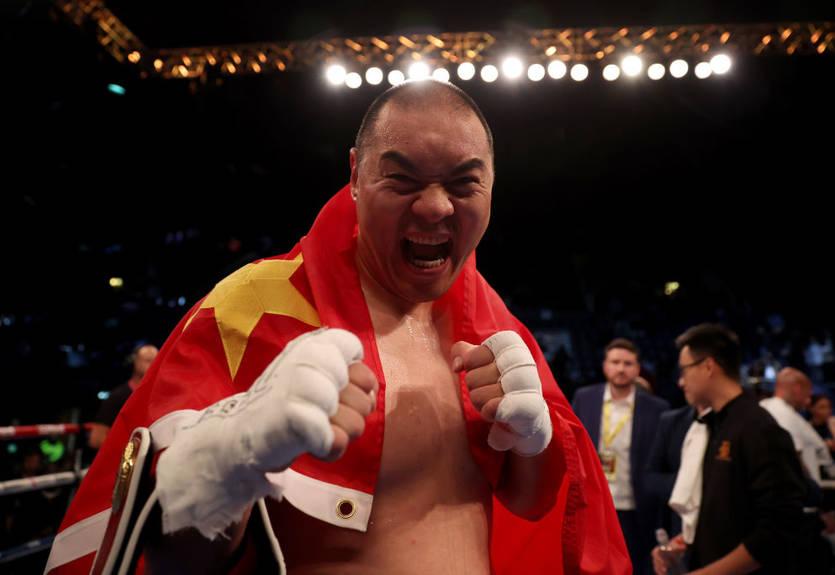 "Меня называют гипнотизером": Чжилей оставил грозное послание Фьюри "Меня называют гипнотизером": Чжилей оставил грозное послание Фьюри