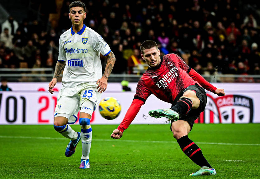 Йович забиває, а Мілан обіграє Фрозіноне в непростому матчі