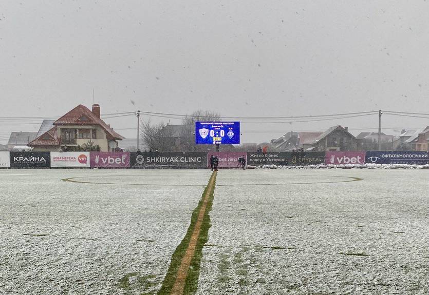Матч Минай - Динамо перенесли на неопределенный срок из-за отсутствия освещения на стадионе