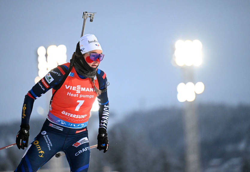 Жанмонно выиграла гонку преследования в Эстерсунде, Меркушина остановилась в шаге от очковой зоны
