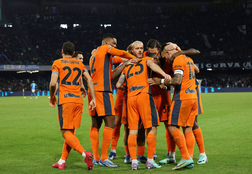 Интер на выезде разгромно победил Наполи