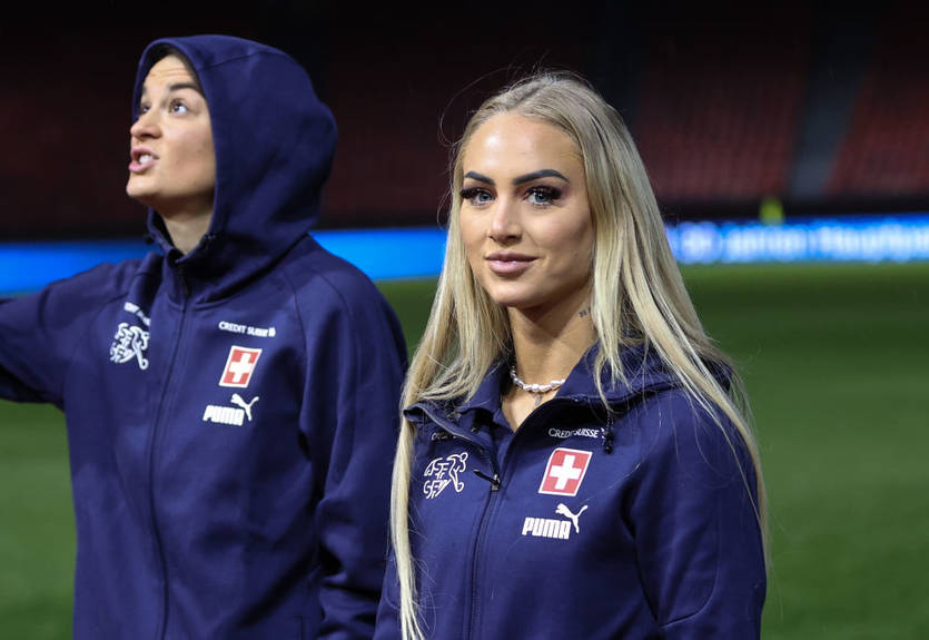 У крові, але сексуальна: футболістка підтримала свою знамениту екс-одноклубницю, яка розбила ніс під час матчу