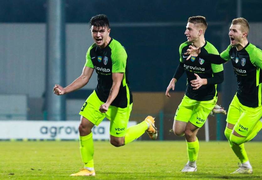 Александрия может вернуть своего хавбека из-за океана