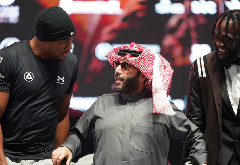 "Нокаутирует в первом раунде": Экс-чемпион сделал смелый прогноз на бой Джошуа с Уайлдером