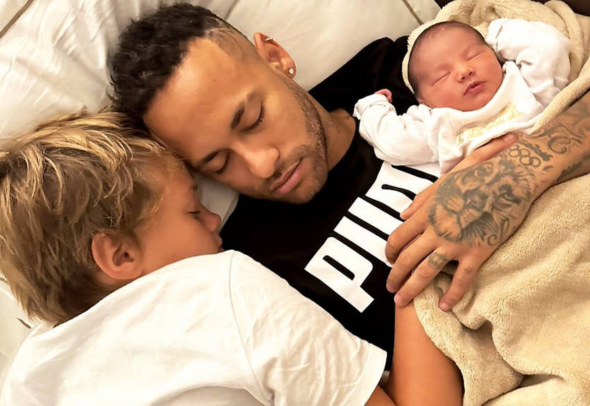 "Гарний сон": Неймар потролив у соцмережах сина, опублікувавши кумедне фото