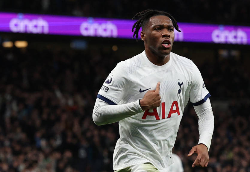 Топ-клуб АПЛ продлил контракт с одним из лидеров