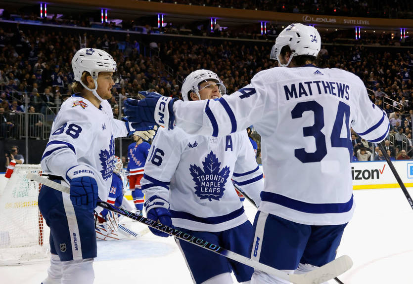 НХЛ: Торонто забросил семь шайб Рейнджерс, победы Детройта, Ванкувера и Вегаса