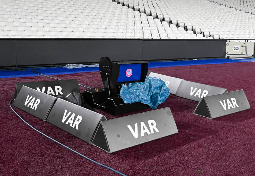 Бывший арбитр назвал ключевую проблему VAR