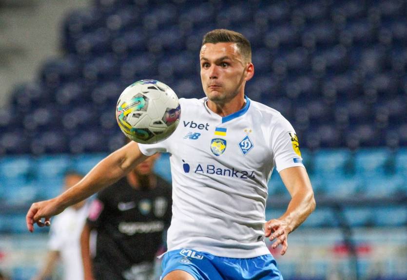 "Найбажаніше "так": Гравець Динамо зробив пропозицію своїй коханій "Найбажаніше "так": Гравець Динамо зробив пропозицію своїй коханій