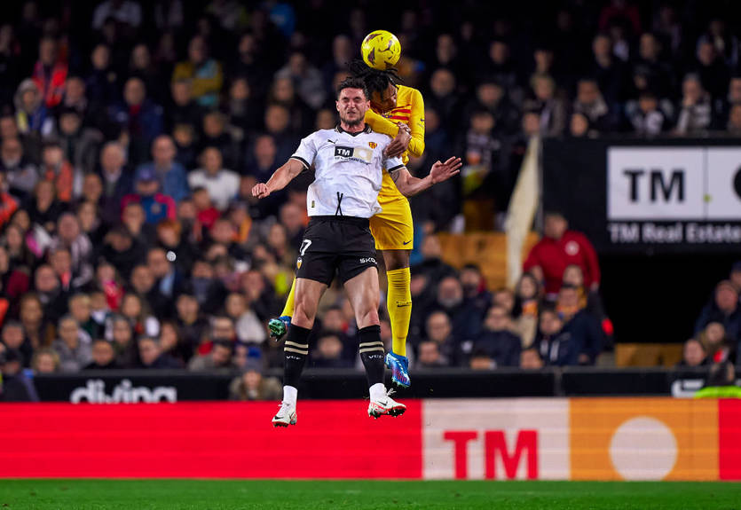 Валенсия с Яремчуком отобрала очки у Барселоны Валенсия с Яремчуком отобрала очки у Барселоны