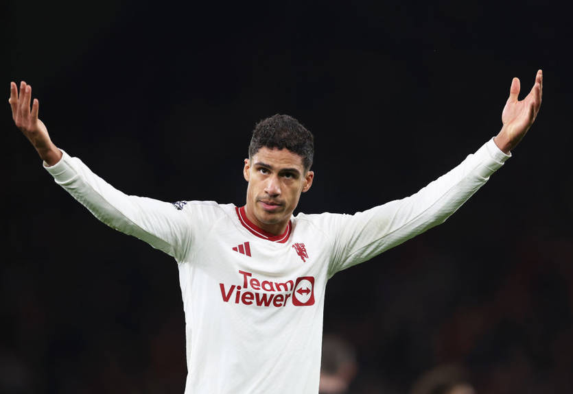 Варан сподівається на продовження контракту з Манчестер Юнайтед, незважаючи на помилку під час оголошення