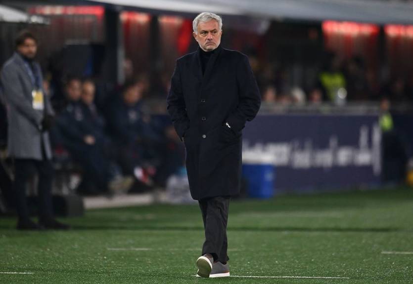 Рома не поспішає продовжувати контракт із Моурінью