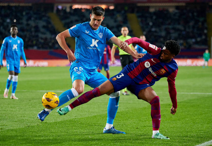 Дубль Роберто та курйозний гол в огляді матчу Барселона - Альмерія