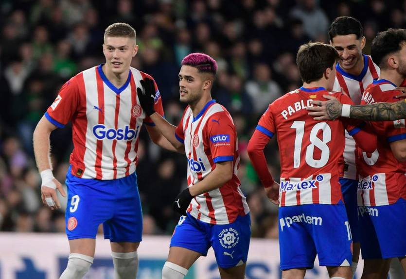 Гол Довбика с пенальти и упущенная победа Жироны в обзоре матча с Бетисом Гол Довбика с пенальти и упущенная победа Жироны в обзоре матча с Бетисом