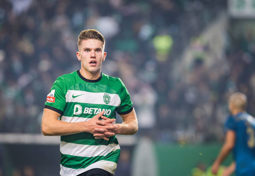 Ексфорвард Брайтона відмовляється повертатися в АПЛ, незважаючи на інтерес Арсеналу і Челсі