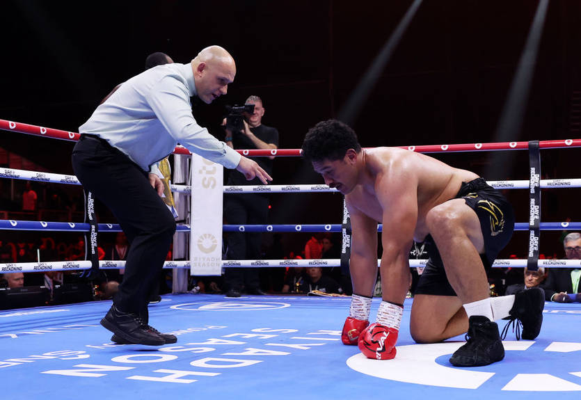 Санчес брутальним нокаутом "вирубив" Джуніора Фа Санчес брутальним нокаутом "вирубив" Джуніора Фа