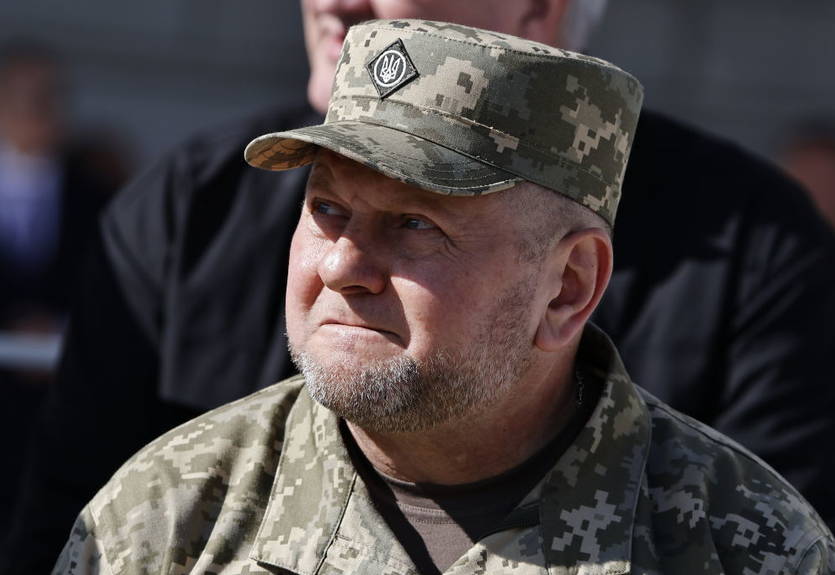 Залужный обменялся подарками с Месси