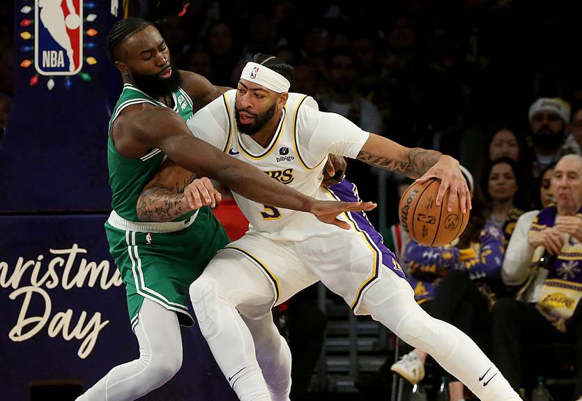 НБА: Бостон на виїзді здолав Лейкерс, 50 ​​очок Дончича дозволили Далласу перемогти Фінікс