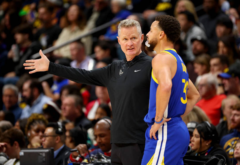 "Отвратительно": тренер Голден Стэйт недоволен судейством в матче против Денвера "Отвратительно": тренер Голден Стэйт недоволен судейством в матче против Денвера