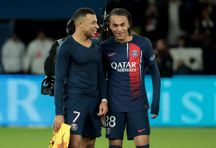Брат Мбаппе веде переговори про підписання контракту з ПСЖ