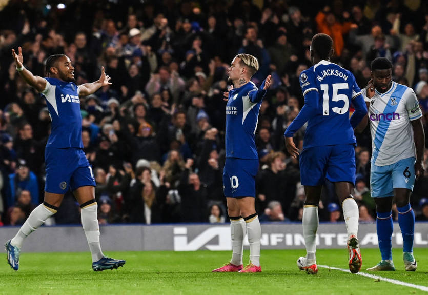 Гол Мудрика допоміг Челсі виграти у важкому матчі з Крістал Пелас