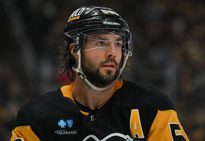 Захисник Піттсбурга, який пережив два інсульти, встановив новий рекорд НХЛ