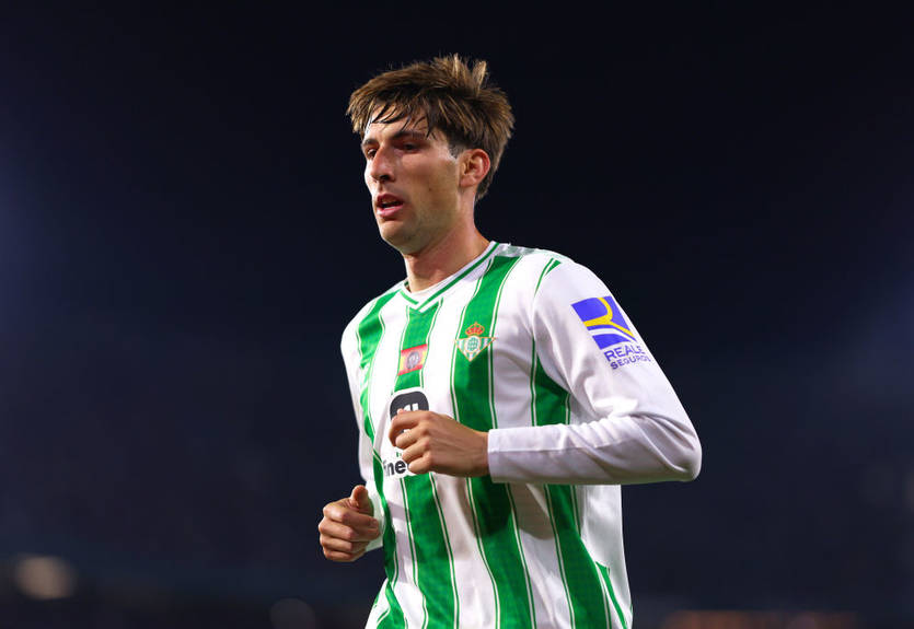 Милан отказывается платить за игрока, у которого осталось полгода по контракту с его клубом Милан отказывается платить за игрока, у которого осталось полгода по контракту с его клубом