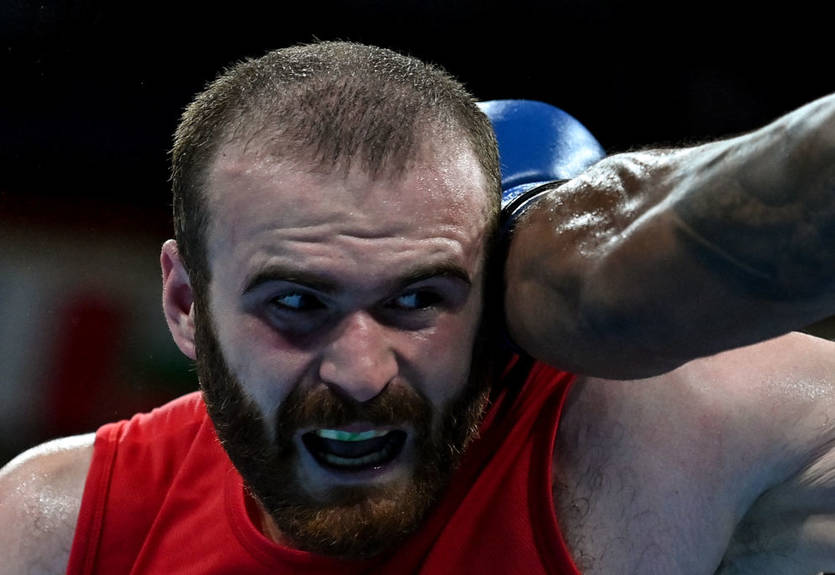 Украинский боксер нокаутировал соперника в дебютном бою в США