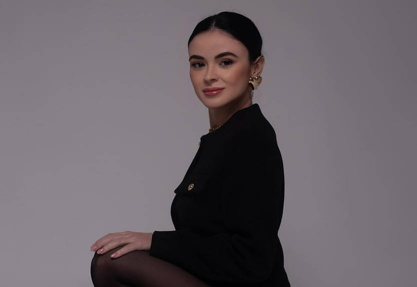 Три образа: супруга Лунина провела гарячую фотосессию