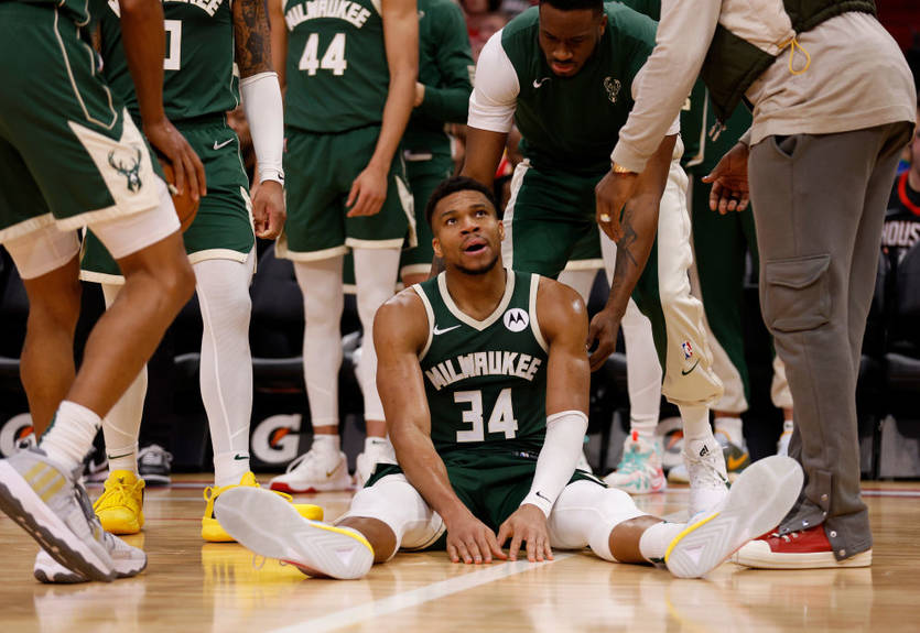 Янніс - про поразку від Х'юстона: Всім у Мілуокі потрібно стати кращими Янніс - про поразку від Х'юстона: Всім у Мілуокі потрібно стати кращими