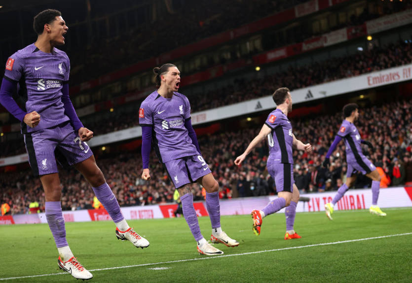 Ливерпуль в концовке матча выбил Арсенал из розыгрыша кубка Англии Ливерпуль в концовке матча выбил Арсенал из розыгрыша кубка Англии