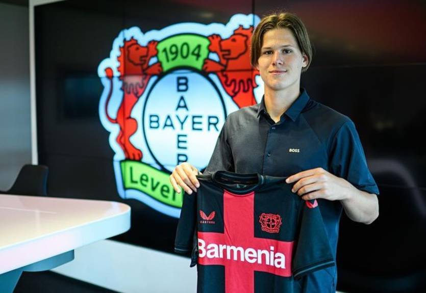 16-летний украинец продлил контракт с Байером