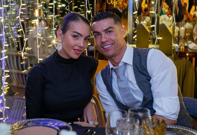 "Моя жизнь": Роналду показал милую фотографию со всей семьей