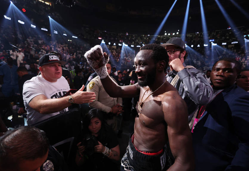 "Перед камерой ты можешь говорить": Кроуфорд поставил на место Лопеса за критику