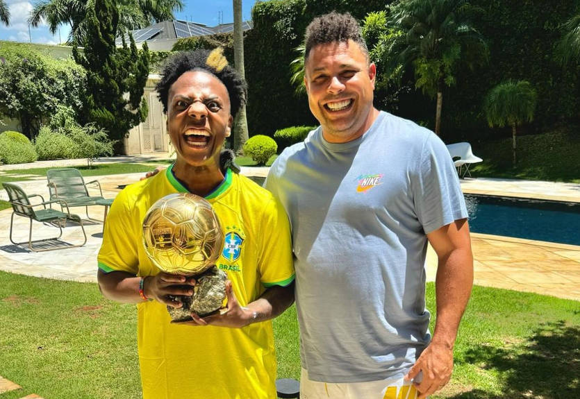 "Ти батько Роналду?": Відомий блогер побував у гостях у легендарного "Зубастика" "Ти батько Роналду?": Відомий блогер побував у гостях у легендарного "Зубастика"