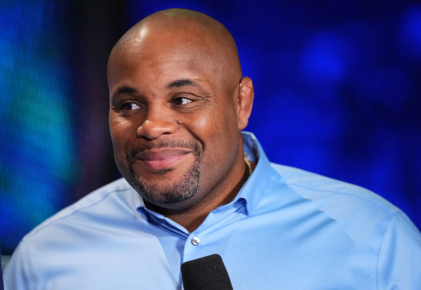 Колишній чемпіон UFC вірить, що Нганну зможе нав'язати Джошуа боротьбу у очному поєдинку