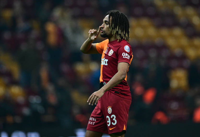 Баварія хоче посилитися захисником Галатасарая