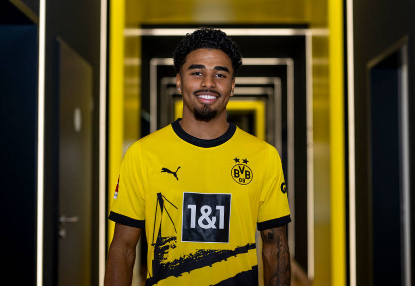 Боруссия подписала футболиста Челси