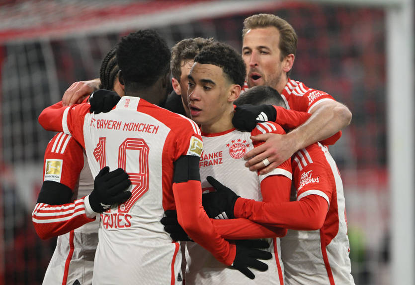 Баварія скоротила відставання від Байєра до мінімуму, обігравши Гоффенгайм